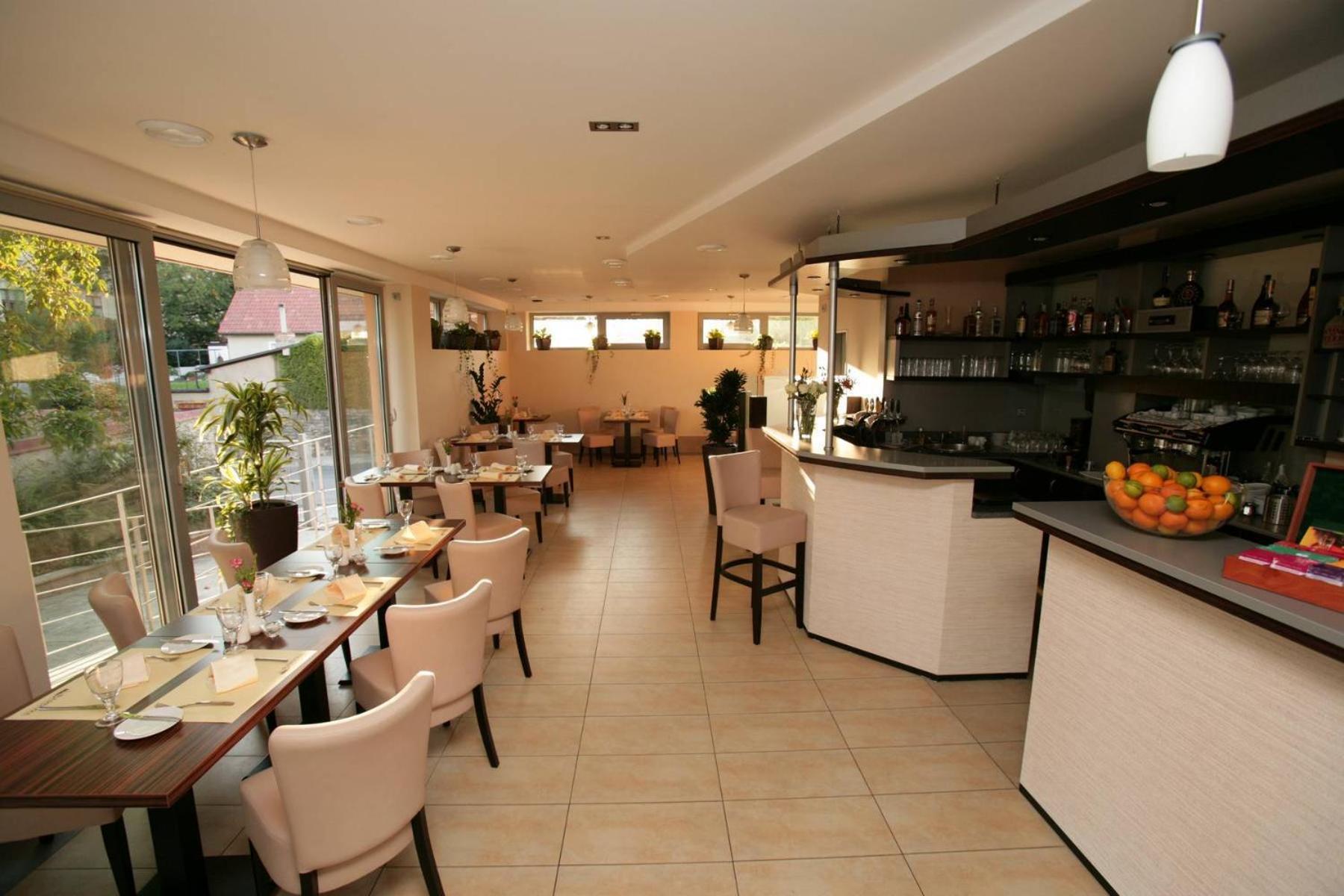 Penzion A Restaurant Barbora Кутна-Гора Экстерьер фото